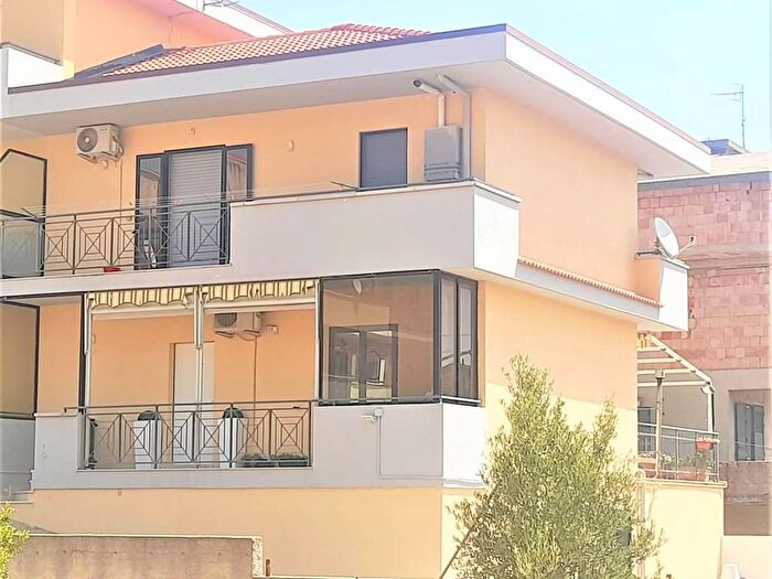 Casa con 6 locali in vendita in Via Milano, Laganosa, Satriano