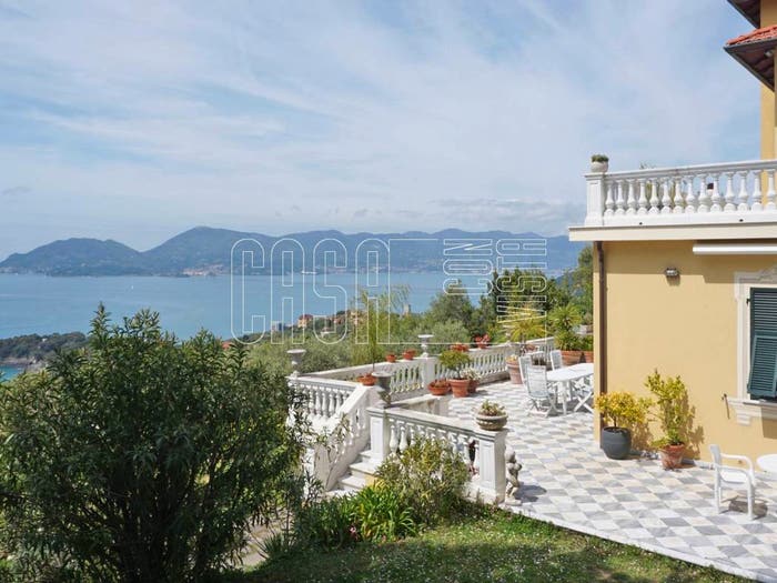 Casa con 6 locali in vendita in Località Verazzano, La Serra Tellaro, Lerici