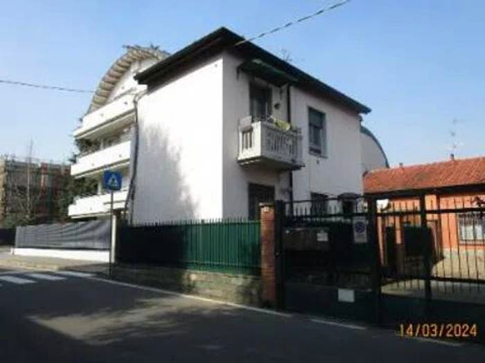 Casa bilocale in vendita in Via Alfonso Marelli, San Fruttuoso, Monza