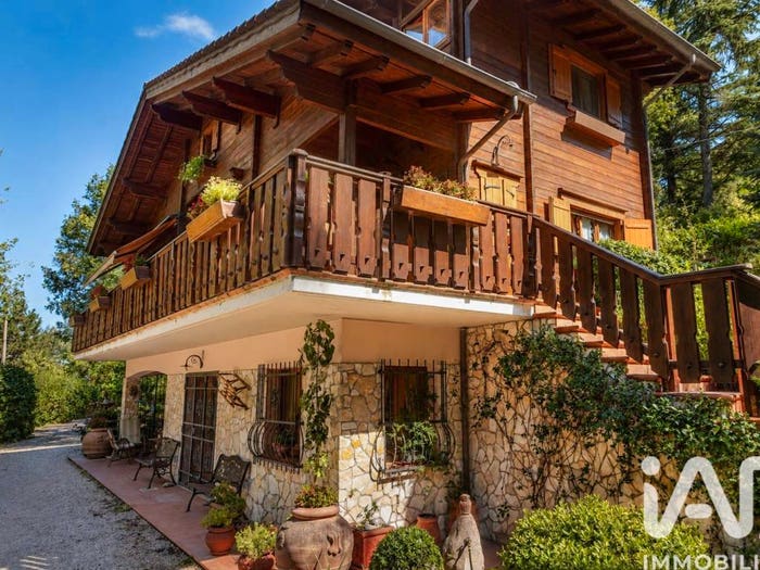 Casa con 6 locali in vendita in Via delle Baite, Castel Rigone, Passignano sul Trasimeno