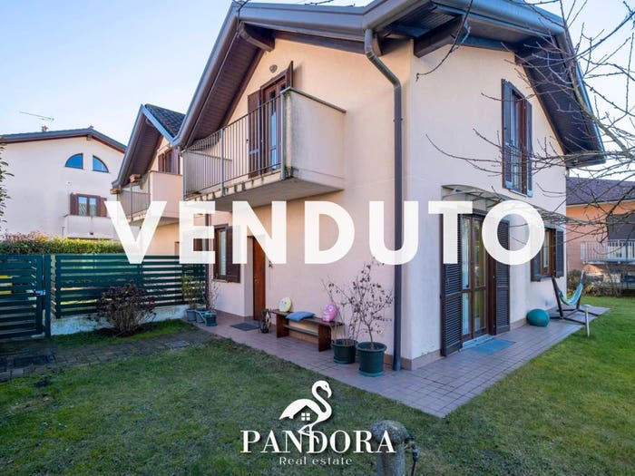Casa trilocale in vendita in Via Giosuè Carducci, Besnate