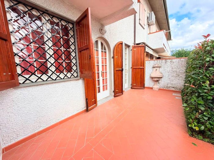Casa quadrilocale in vendita in Via Fivizzano, Bondano Partaccia, Massa