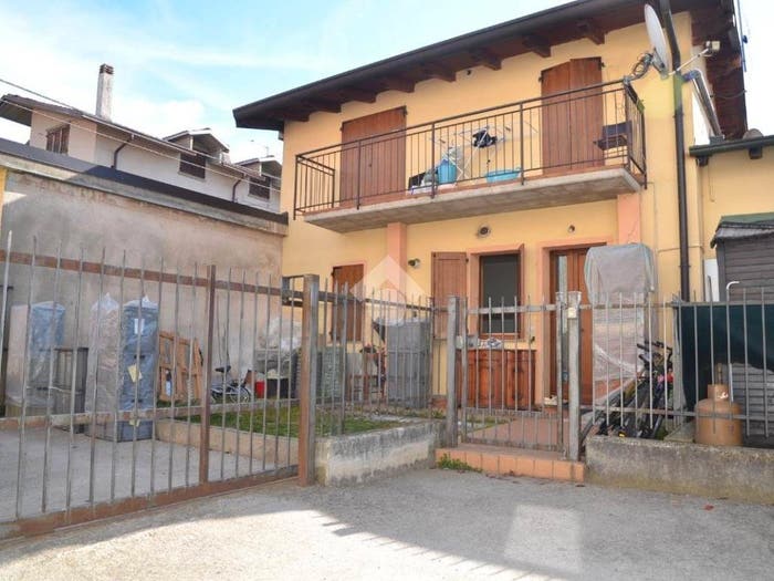Casa trilocale in vendita in Via Giuseppe Giusti, Centro, Castelli Calepio