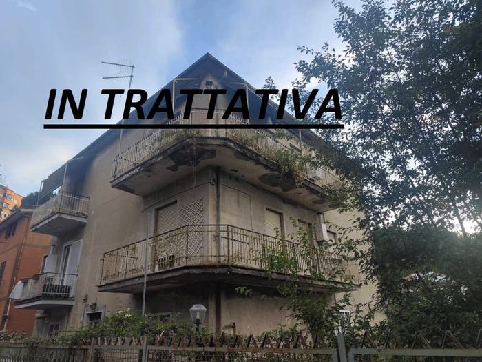 Appartamento trilocale in vendita in Via Antonio Gargaglia, Labaro, Roma