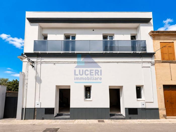 Casa con 6 locali in vendita in Via Vanini, Alezio