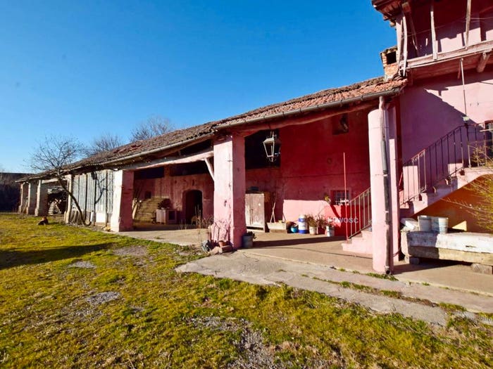 Casa con 6 locali in vendita in Via Cuneo, Pianfei