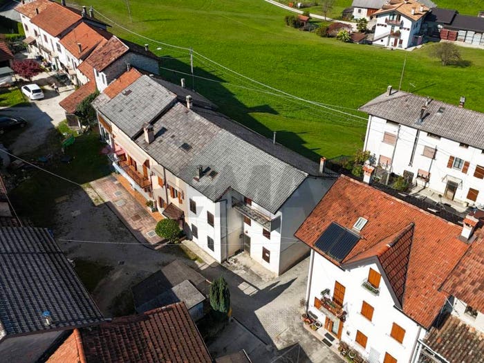 Casa con 6 locali in vendita in Via Col, Mel, Borgo Valbelluna