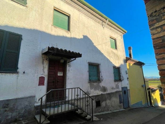 Casa con 6 locali in vendita in Via Fontana, Centro, Pietra Marazzi