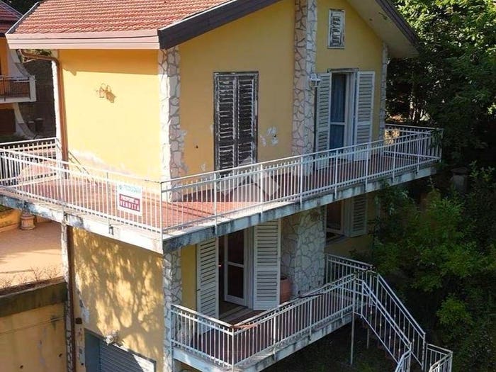 Casa quadrilocale in vendita in Via giglio, Pietrastornina