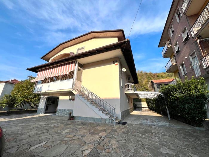 Casa con 6 locali in vendita in Piazza San Guido, Centro, Acqui Terme
