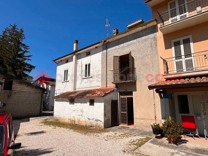 Casa con 6 locali in vendita in Via Piano Le Casette, Ateleta