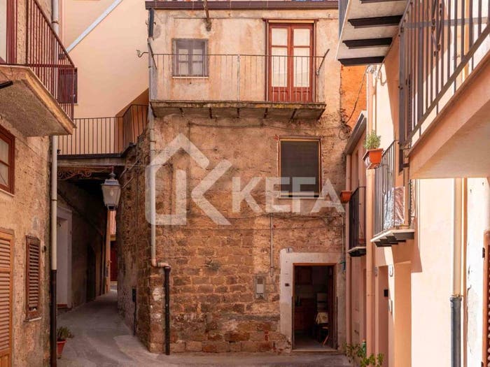 Casa con 6 locali in vendita in cortile Celso, Castelbuono