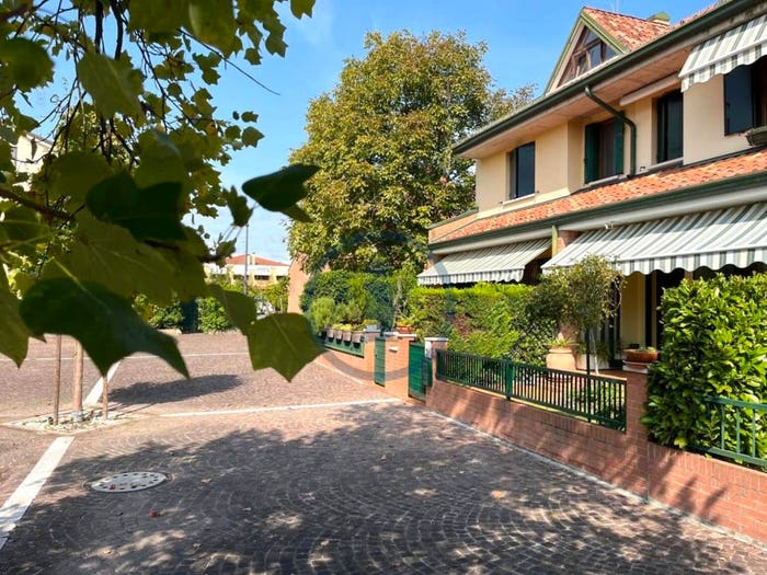 Casa con 6 locali in vendita in Paltana Mandria, Padova