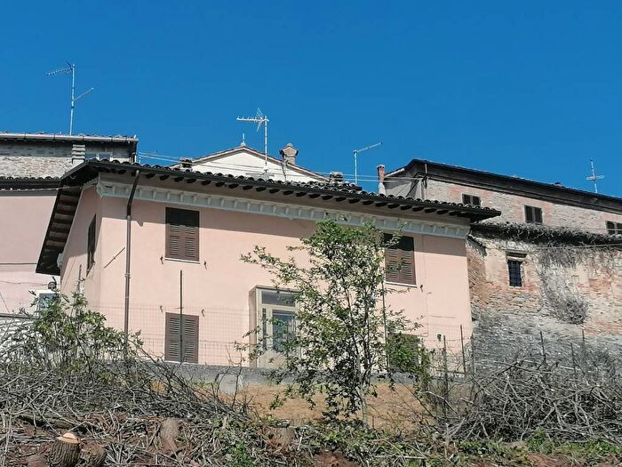 Casa quadrilocale in vendita in Urbino