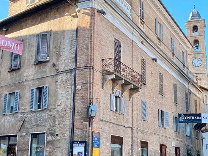 Appartamento con 5 locali in vendita in Centro, Urbino