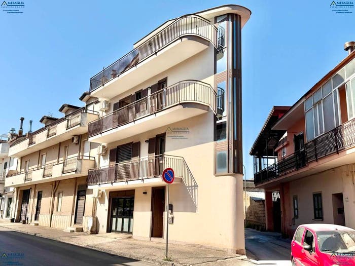 Casa con 5 locali in vendita in Via Vittorio Emanuele, Parete