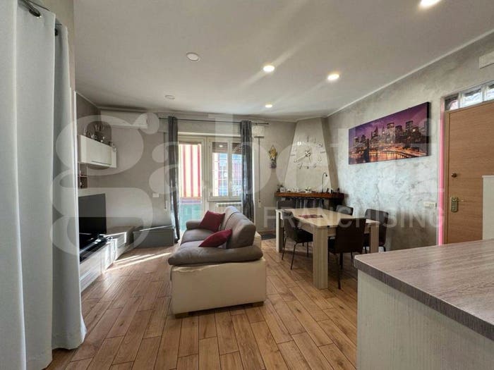 Appartamento trilocale in vendita in VIA CARLO PISACANE A, Santa Maria delle Mole, Marino