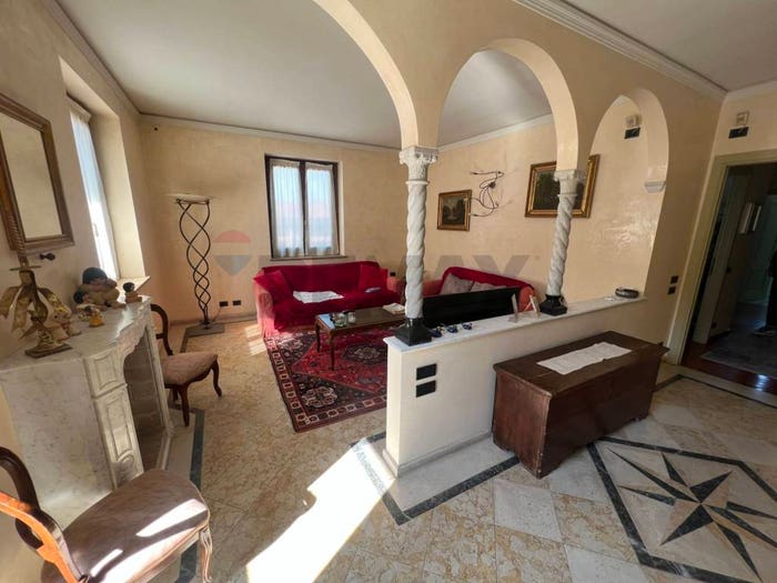 Appartamento con 6 locali in vendita in VIA GRITTI, Pradalunga