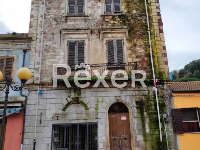 Casa con 6 locali in vendita in Corso Umberto I, Bonorva
