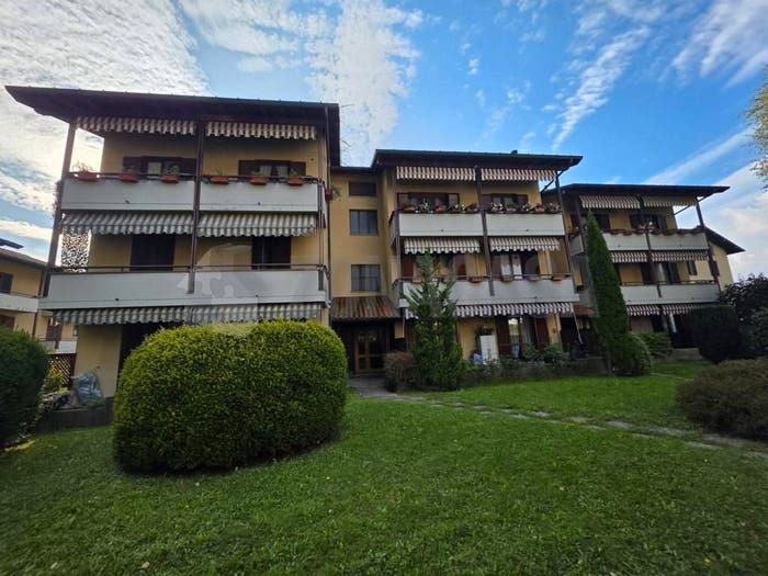 Appartamento con 5 locali in vendita in Via Montello, Centro, Malnate