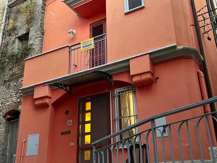 Casa bilocale in vendita in Via Viola, Mammola