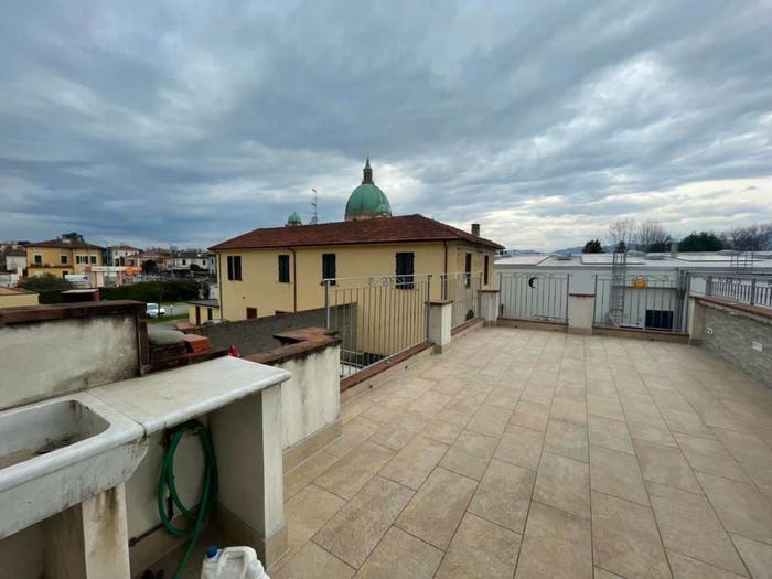 Appartamento con 6 locali in vendita in Via Martini, San Filippo, Lucca