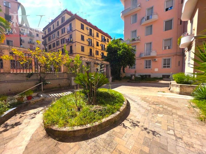 Appartamento quadrilocale in vendita in Via Domenico di Gravina, Stella Materdei, Napoli