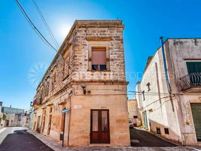 Casa con 6 locali in vendita in Via BOPreti, Spongano