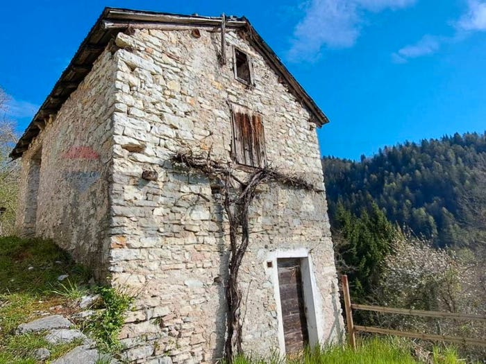 Casa trilocale in vendita in Via Costa Bassa, Costa, Lamon