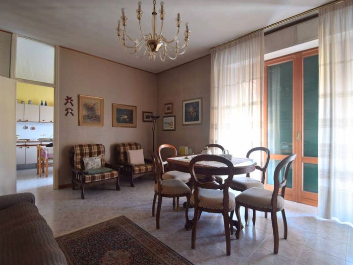 Appartamento quadrilocale in vendita in Piazza del Mercato, Tavernelle, Panicale