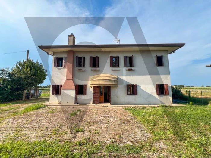 Casa quadrilocale in vendita in Via Giuseppe Giusti, Villa Del Bosco, Correzzola