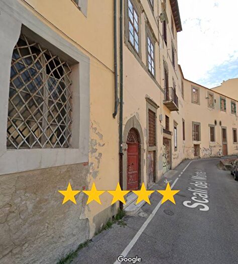 Appartamento con 6 locali in vendita in Via Scali del Monte Pio, Quartiere Venezia, Livorno