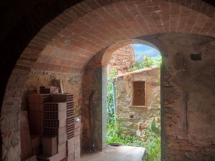 Casa con 6 locali in vendita in Centro, Calci