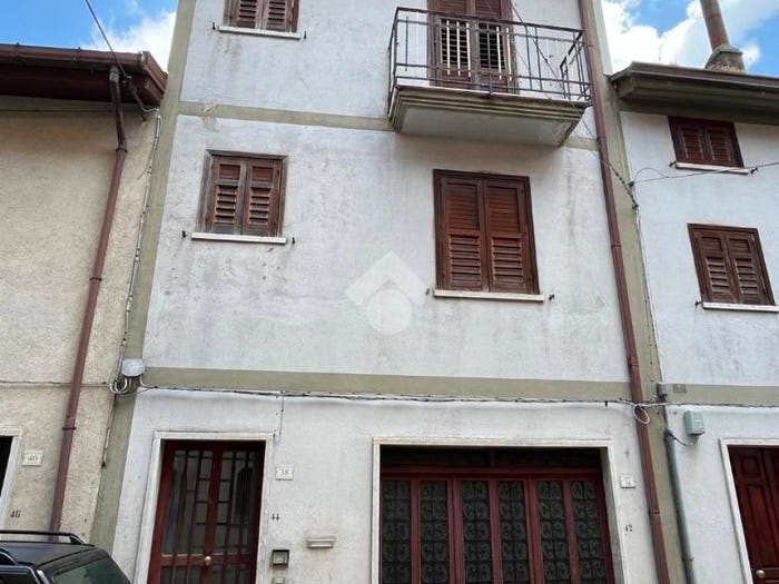 Casa con 5 locali in vendita in Via Nocecupone, Volturara Irpina
