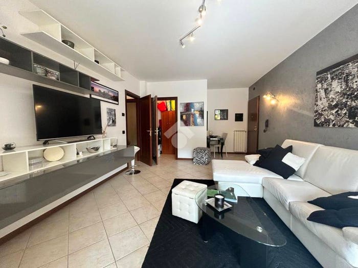 Appartamento trilocale in vendita in Via Vincenzo Bellini, Centro, Pavullo nel Frignano