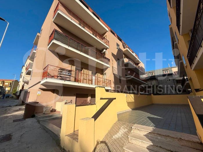 Appartamento con 6 locali in vendita in VIA BAMBINELLO Gesù B, Stadio Pontepiccolo, Catanzaro