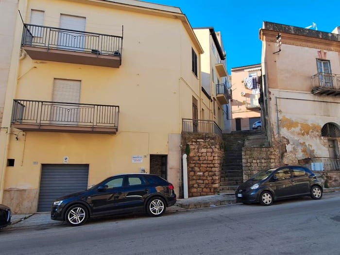 Casa quadrilocale in vendita in Piazza Sebastiano Bagolino, Centro, Alcamo