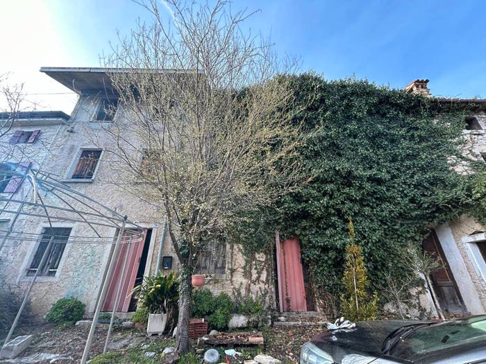 Casa con 6 locali in vendita in Via Carmine, Miane
