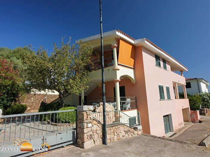 Appartamento con 6 locali in vendita in Birgalavò, Budoni