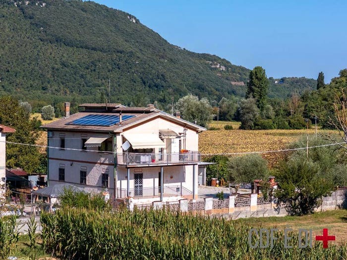 Casa con 6 locali in vendita in Strada Ramiato, Belmonte in Sabina