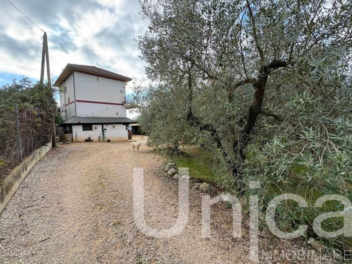 Casa quadrilocale in vendita in Via Sezze, Centro, Bassiano