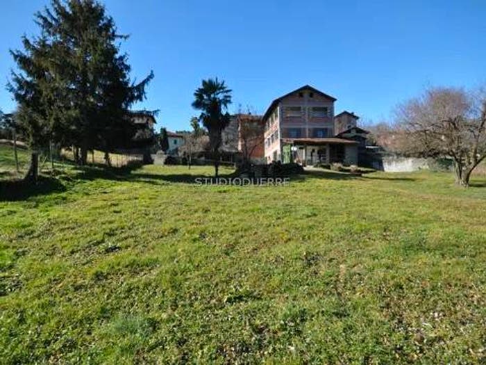 Casa con 6 locali in vendita in Via C Cavour, Centro, Leggiuno