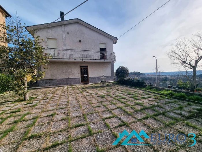 Casa con 6 locali in vendita in Piazza Martiri Via Fani, Centro, Montefiore dell'Aso
