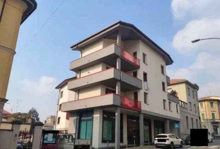 Appartamento trilocale in vendita in Corso XXV Aprile, Centro, Erba