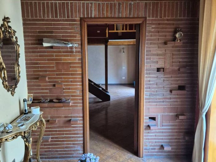 Appartamento quadrilocale in vendita in Via Cesare Soprano, Liveri