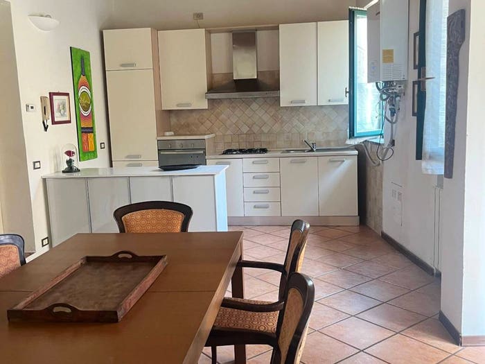 Appartamento bilocale in vendita in Via Rocca, Centro, Angera