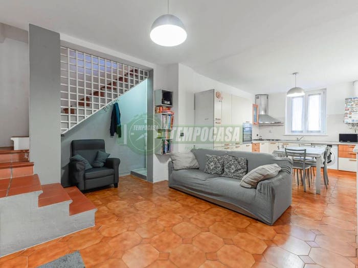 Appartamento trilocale in vendita in Vicolo Concordia, Roncello