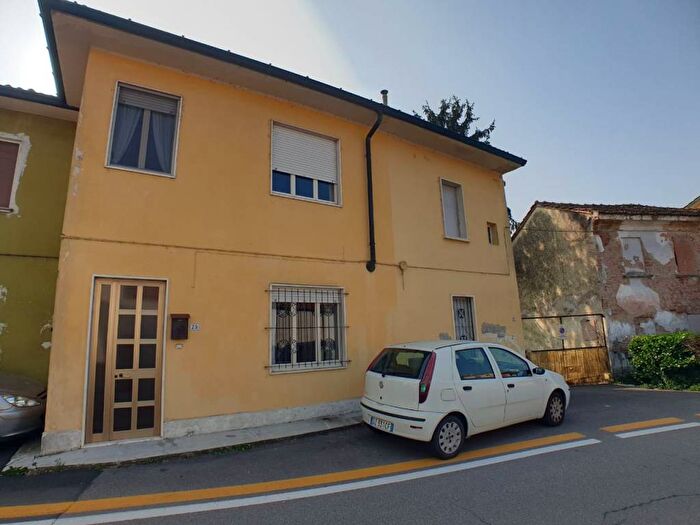 Casa con 6 locali in vendita in Centro, Maleo