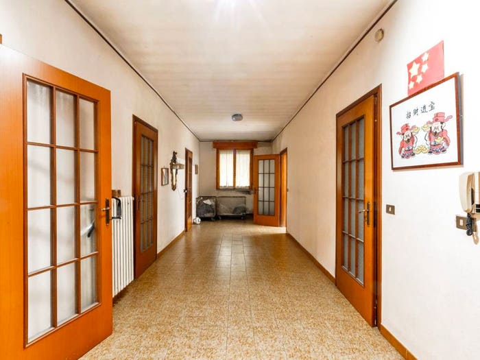 Casa con 6 locali in vendita in Via Crocetta, Centro, Rolo