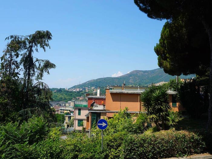 Appartamento quadrilocale in vendita in Via Tofane, Rivarolo, Genova